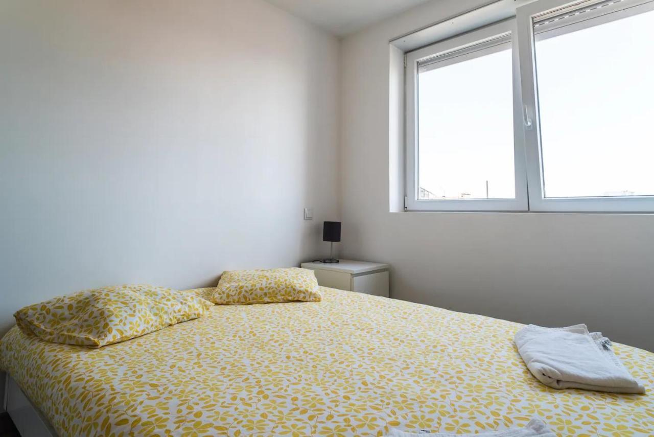 Encantador Apartamento A Frente Da Praia Do Sunset فيغيورا دا فوز المظهر الخارجي الصورة