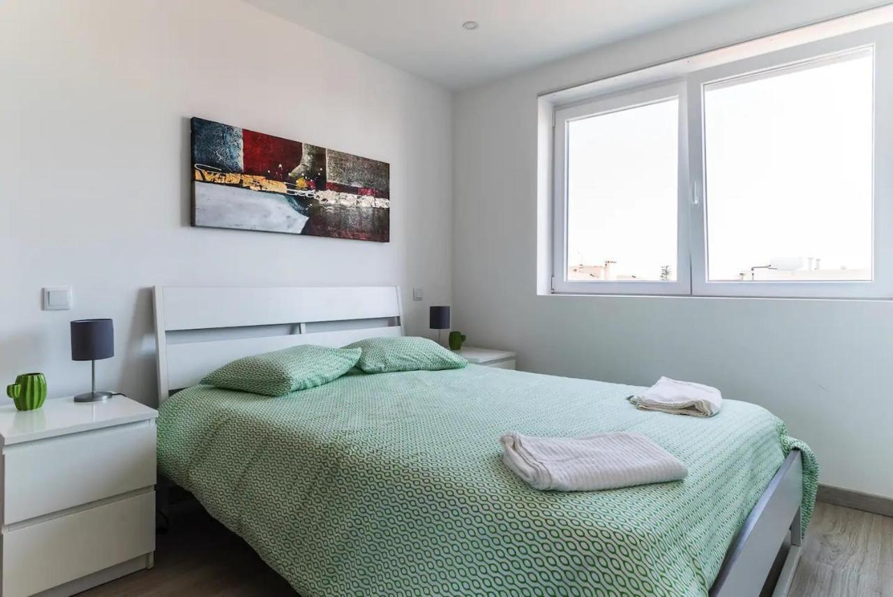 Encantador Apartamento A Frente Da Praia Do Sunset فيغيورا دا فوز المظهر الخارجي الصورة